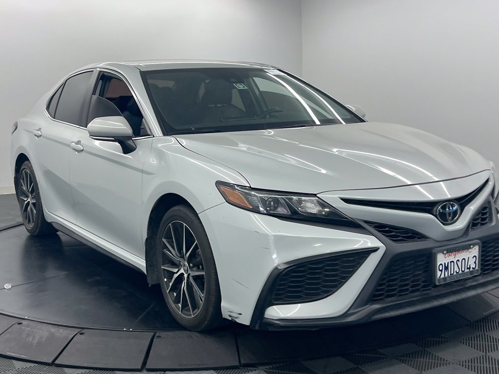 Used 2024 Toyota Camry SE w/ Blackout Package (TMS) FWD image 3