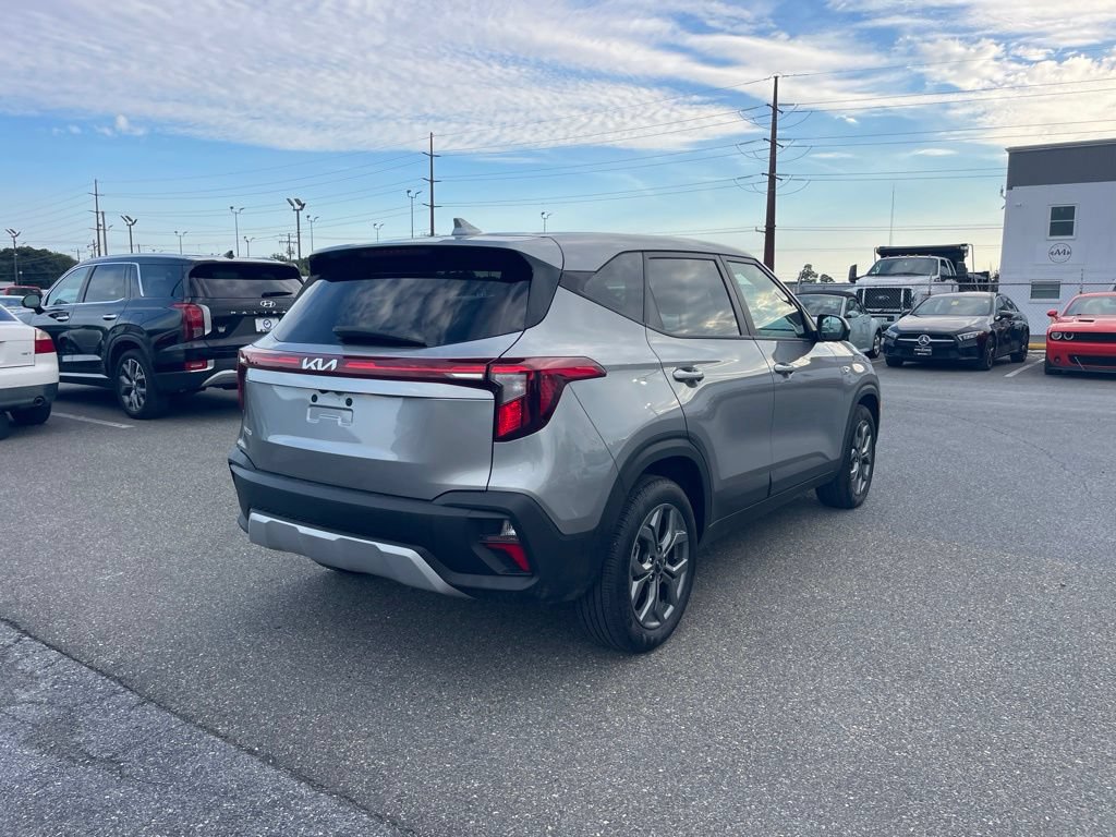 Used 2026 Kia Seltos LX FWD image 5