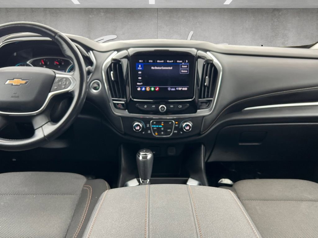 Used 2020 Chevrolet Traverse LT FWD image 3