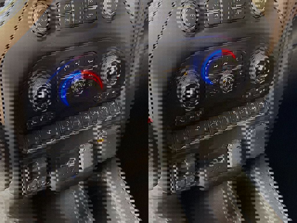 Used 2022 Chevrolet Silverado 3500 High Country image 17