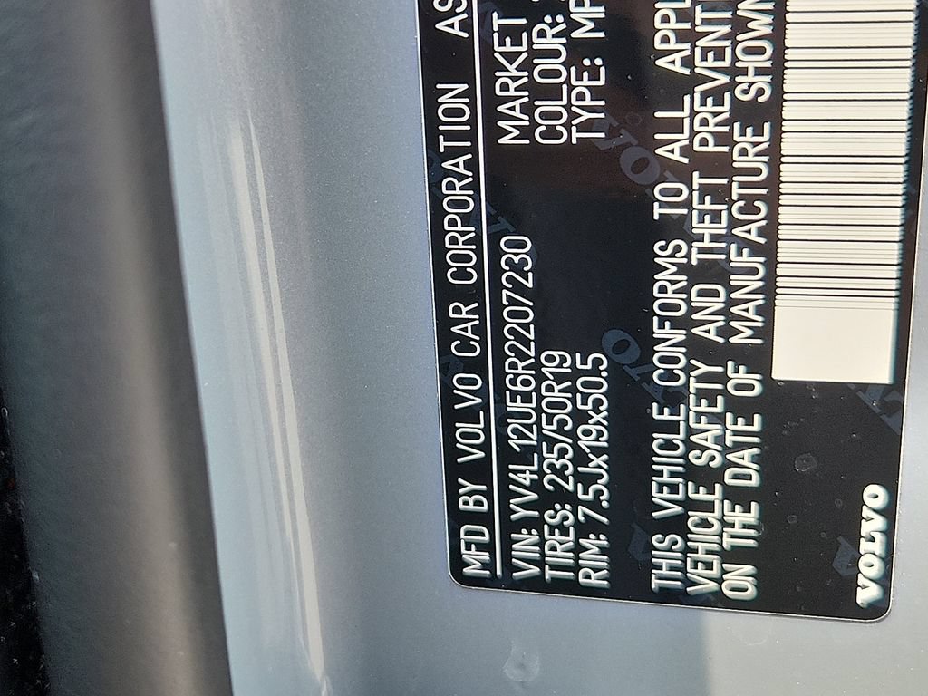 Used 2024 Volvo XC40 B5 Plus w/ Climate Package AWD/4WD image 23