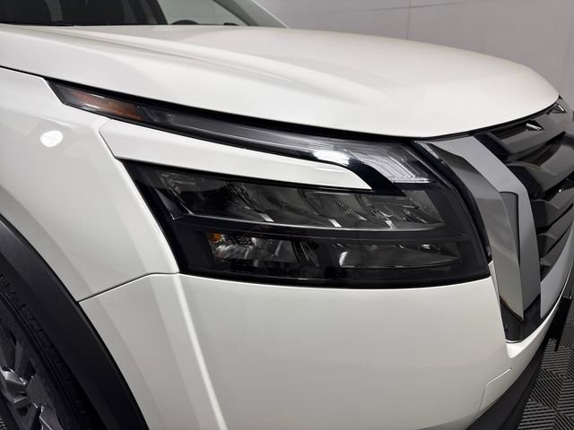 Used 2024 Nissan Pathfinder S AWD/4WD image 12