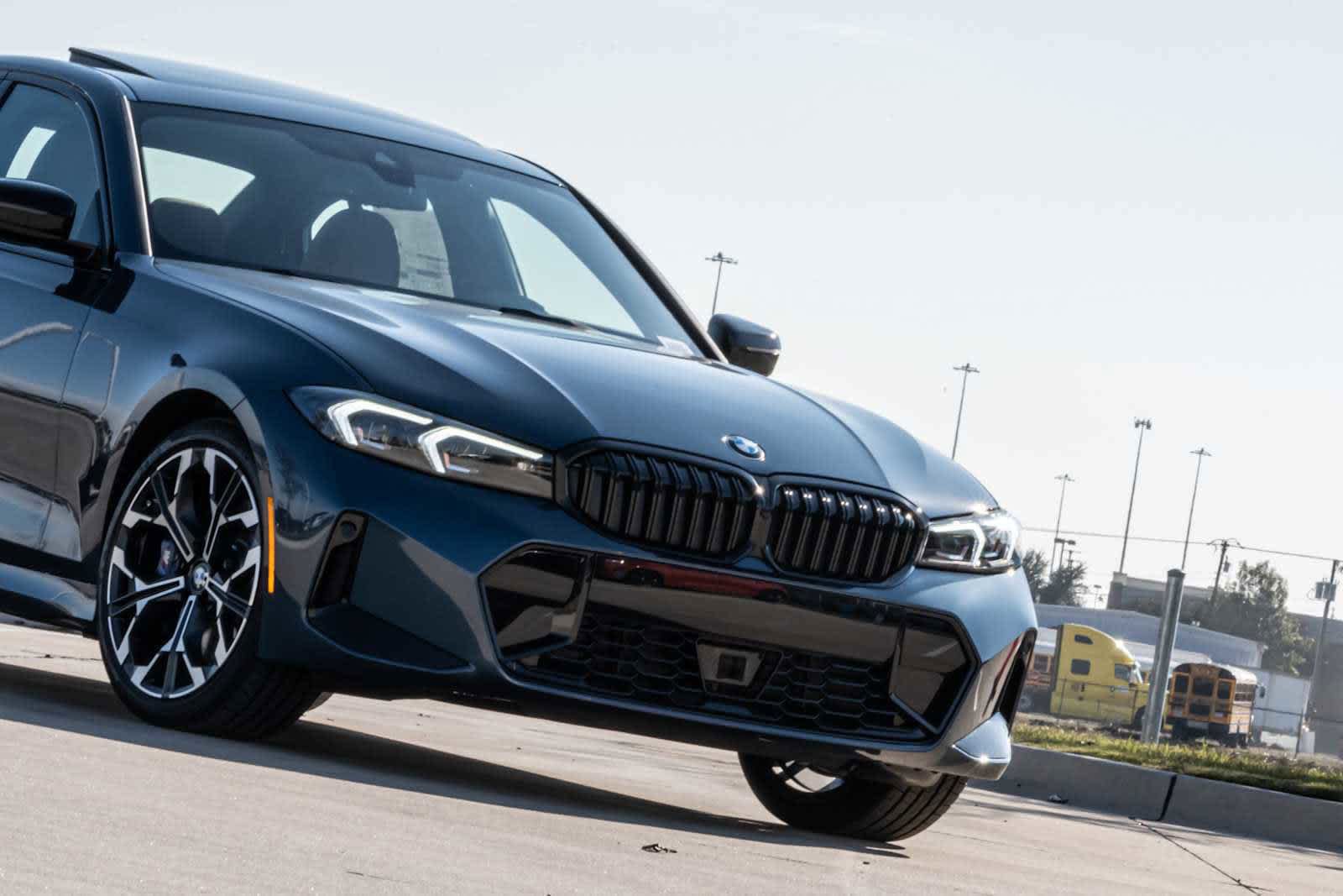 Used 2026 BMW 330i Sedan w/ M Sport Package RWD image 3