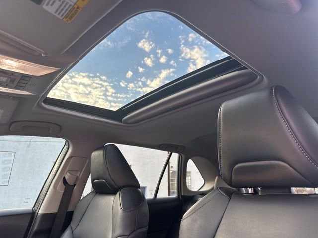 Used 2022 Toyota RAV4 XLE Premium image 27