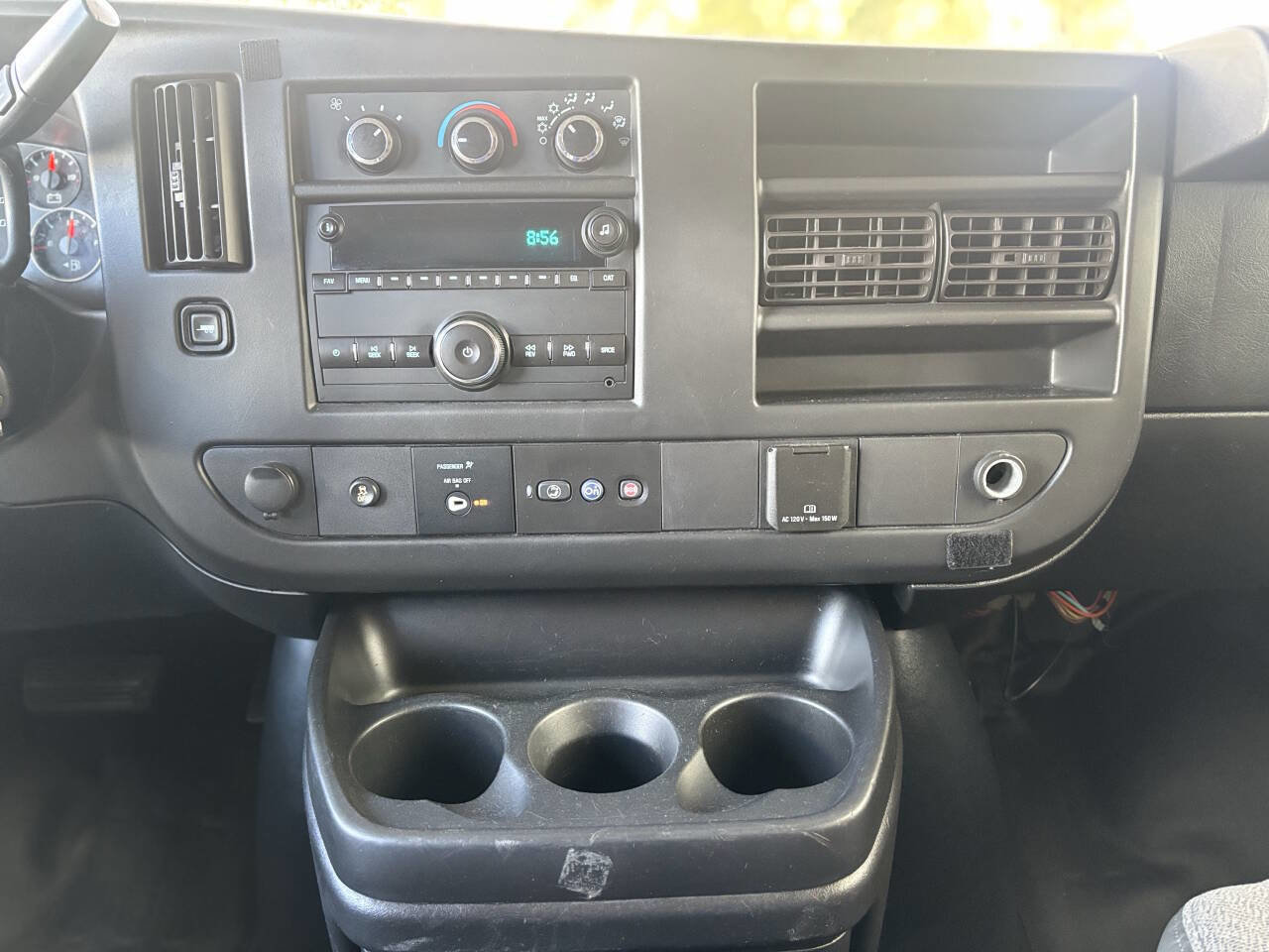 Used 2018 GMC Savana 3500 LT w/ LT Preferred Equipment Group RWD image 17