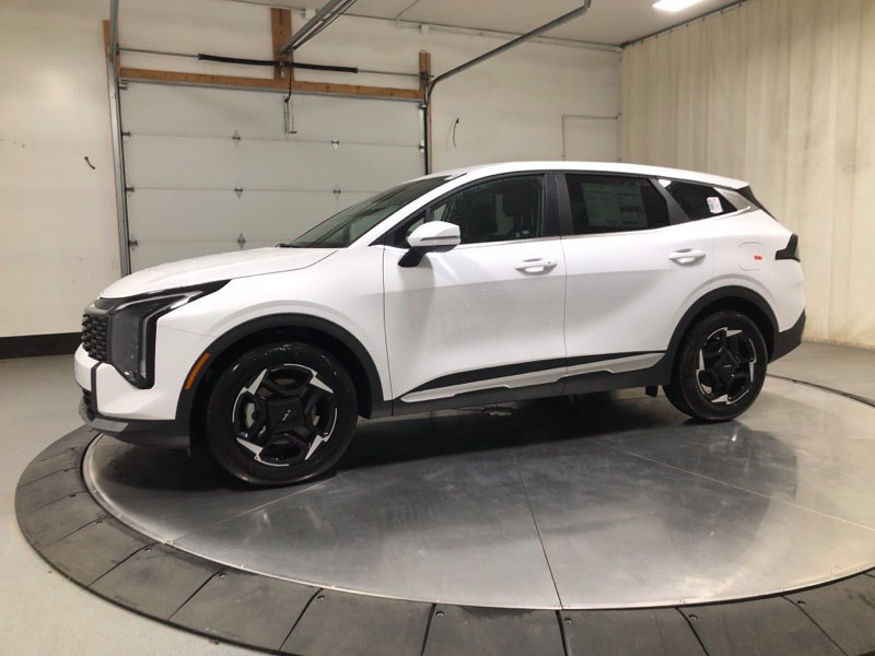New 2026 Kia Sportage EX FWD image 4