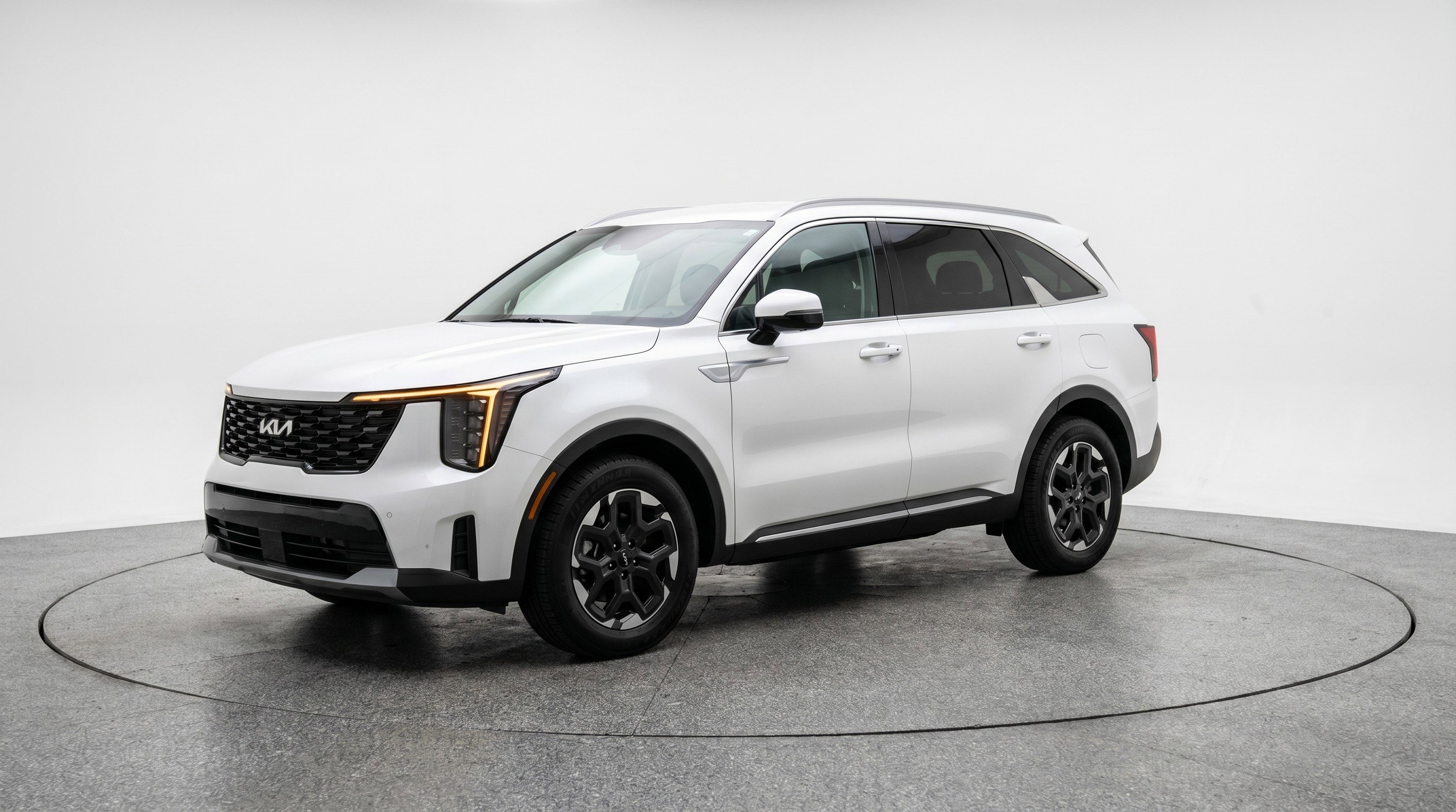 Used 2024 Kia Sorento S image 3