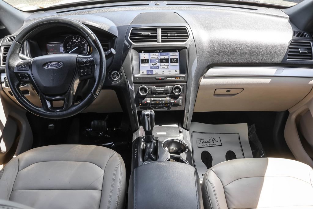 Used 2018 Ford Explorer XLT w/ Equipment Group 202A AWD/4WD image 34