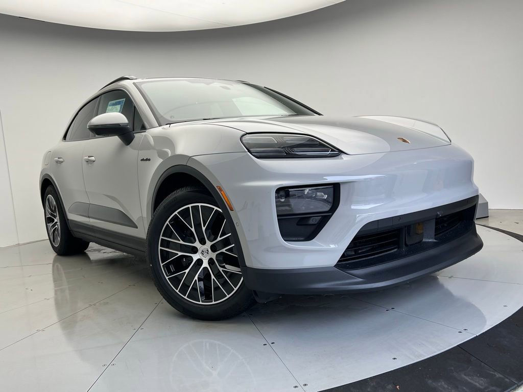 New 2026 Porsche Macan 4 Electric image 24