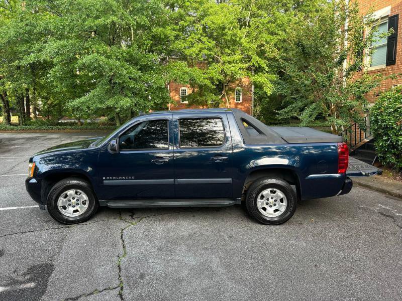 Used 2008 Chevrolet Avalanche LT w/ LT Preferred Equipment Group AWD/4WD image 15