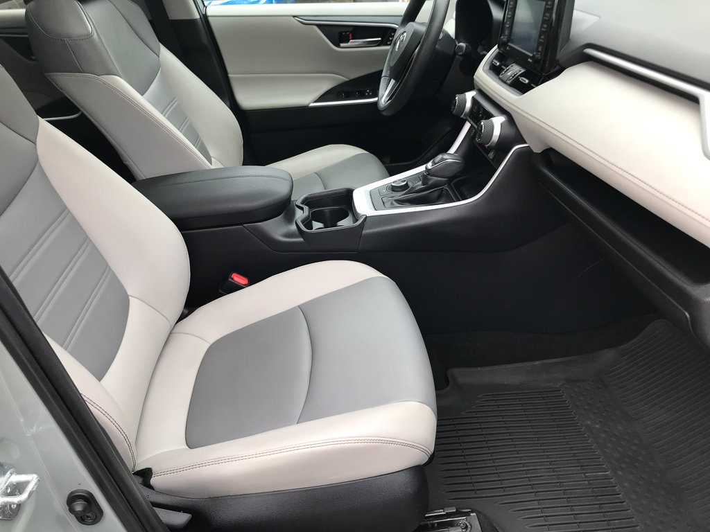 Certified 2021 Toyota RAV4 XLE Premium AWD/4WD image 34