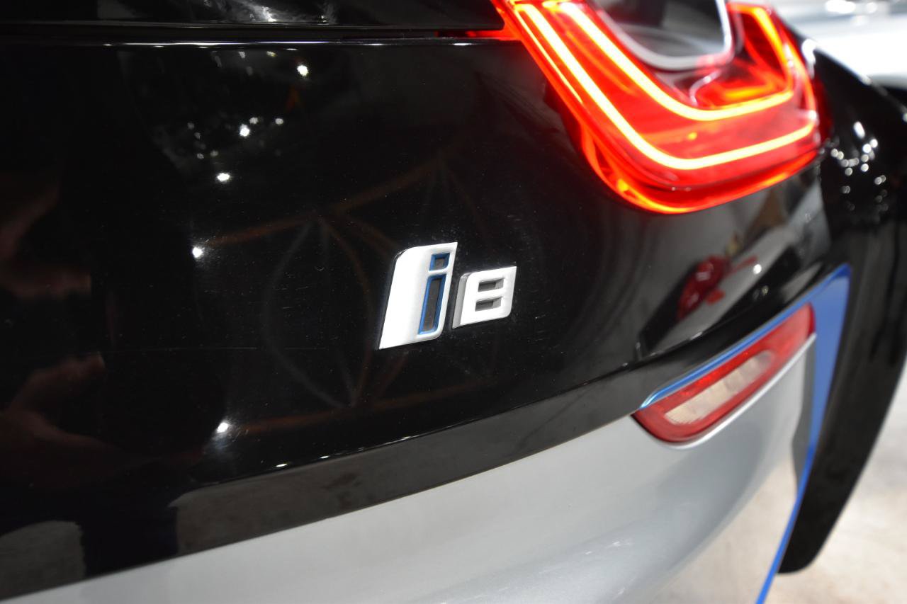 Used 2016 BMW i8 AWD/4WD image 9
