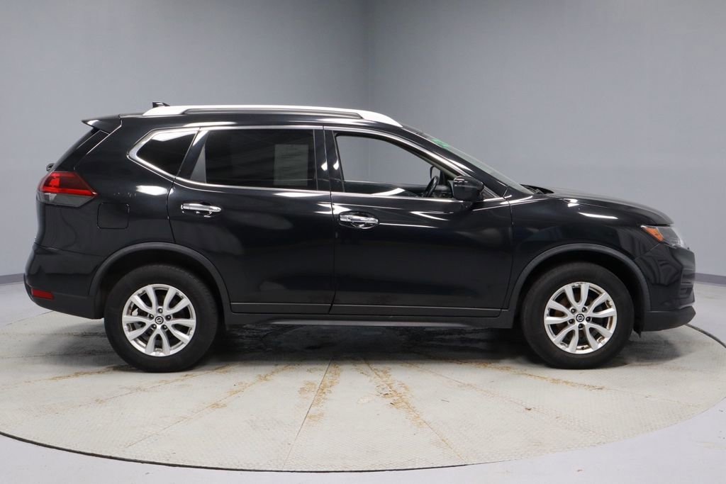 Used 2018 Nissan Rogue SV image 5
