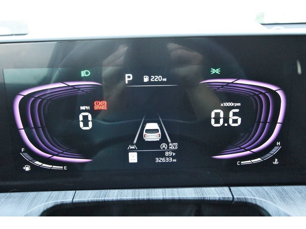 Used 2025 Kia Telluride EX w/ EX Captain's Chair Package FWD image 11