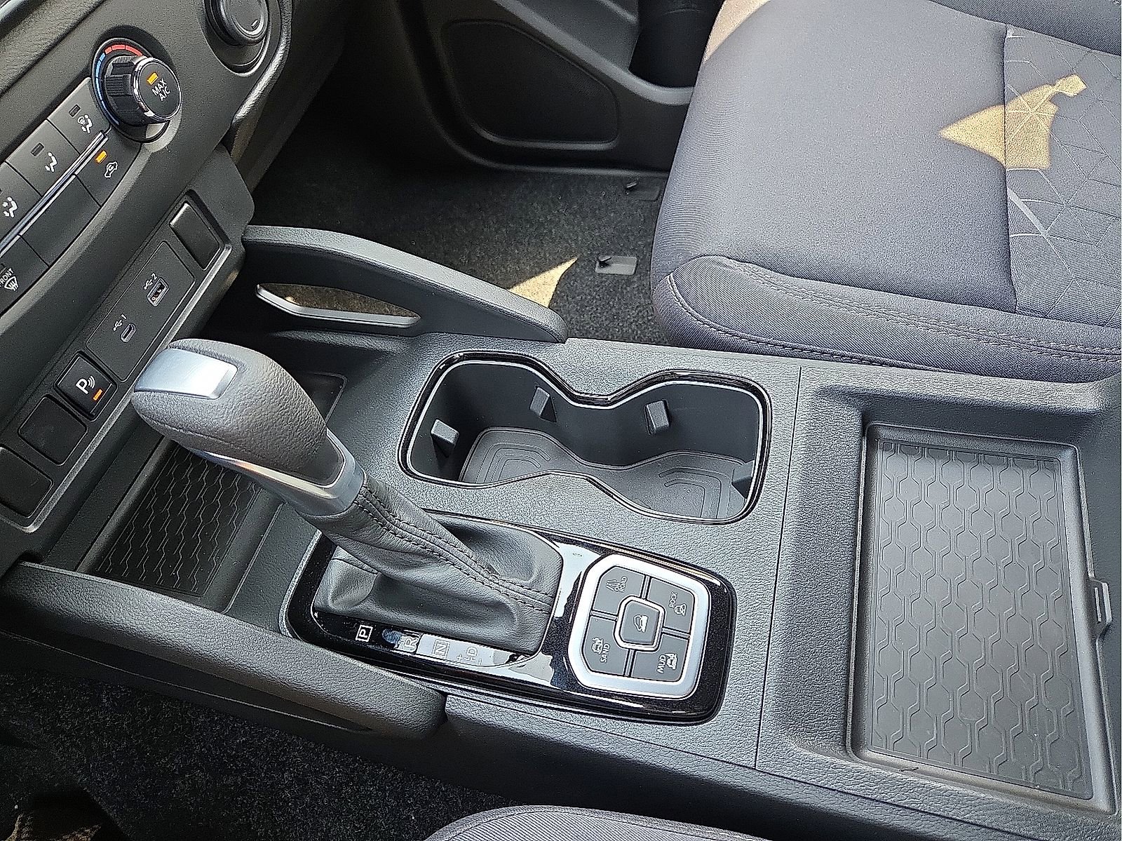 New 2026 Nissan Frontier SV w/ Tow Package AWD/4WD image 25