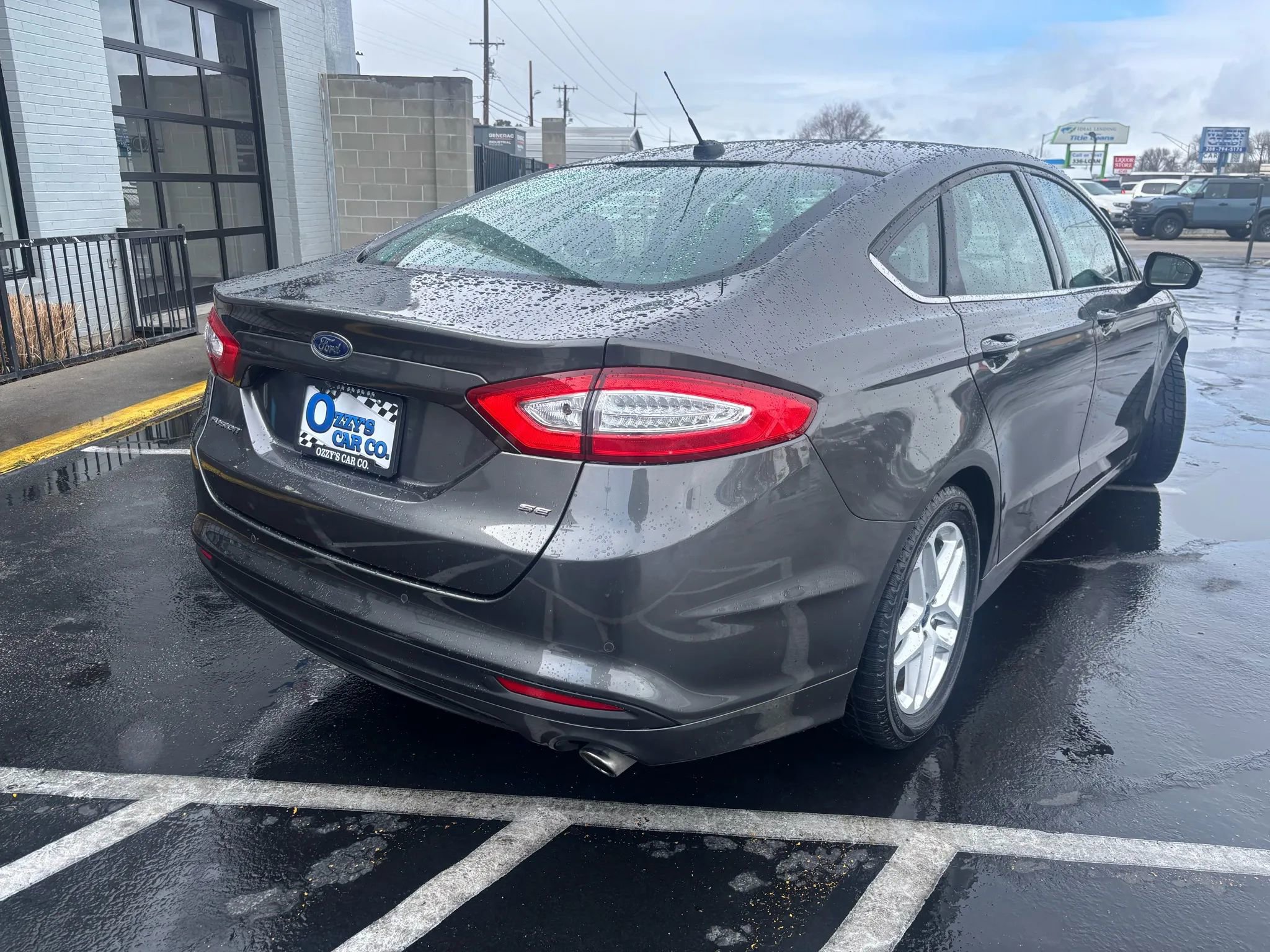 Used 2016 Ford Fusion SE image 4