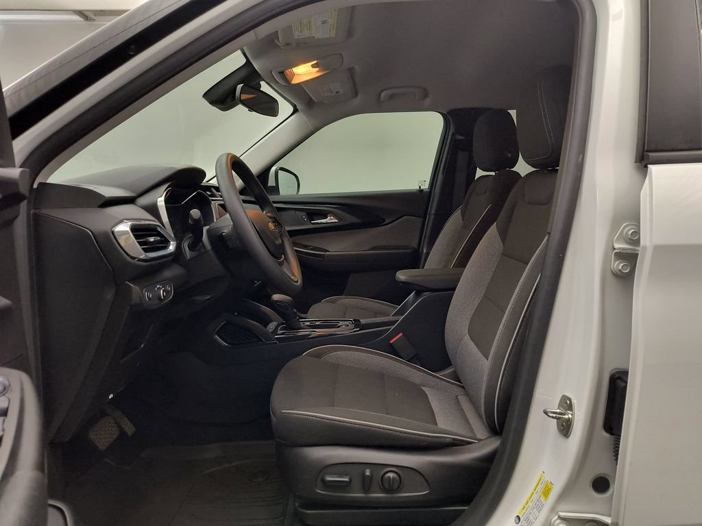 Used 2023 Chevrolet TrailBlazer LT AWD/4WD image 5