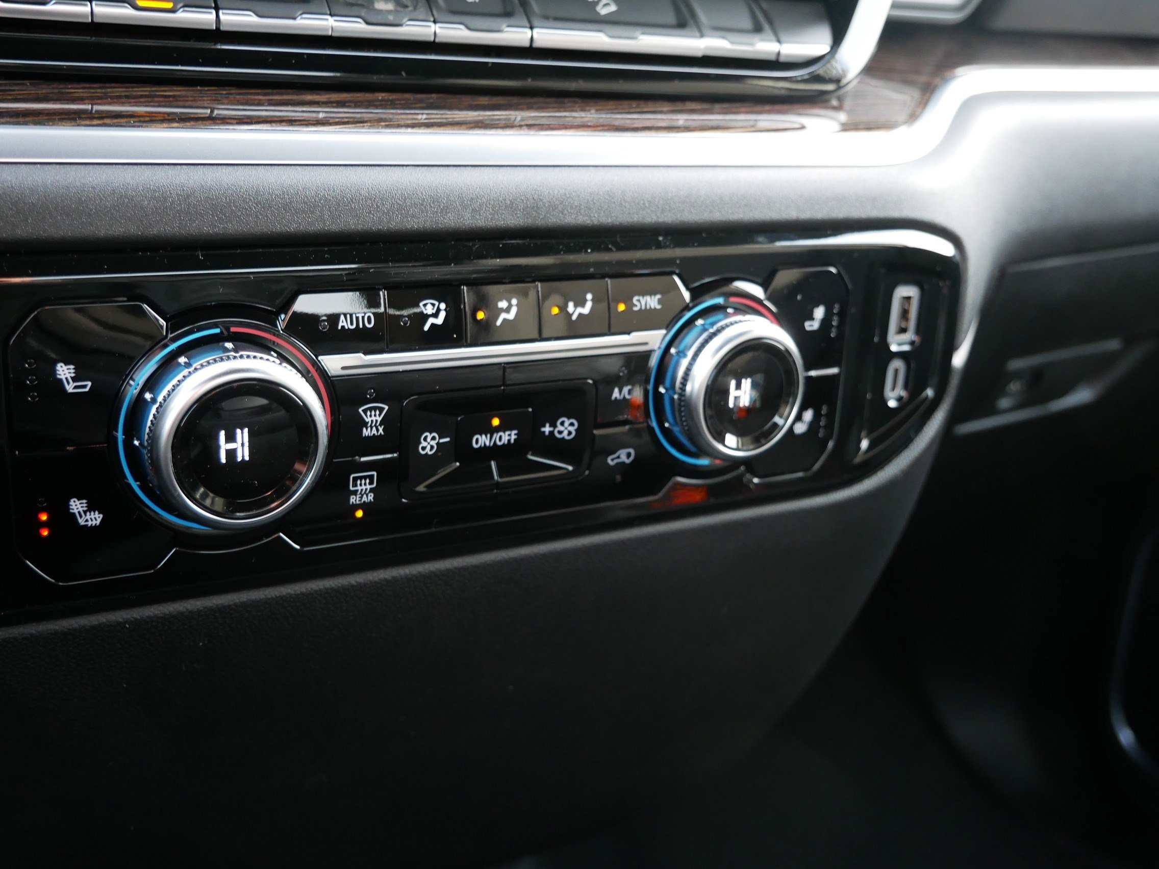 New 2026 GMC Sierra 1500 Elevation image 19