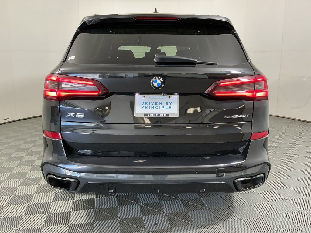Certified 2022 BMW X5 sDrive40i w/ M Sport Package RWD image 6