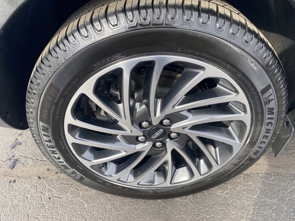 Used 2019 Lincoln Nautilus Reserve image 30