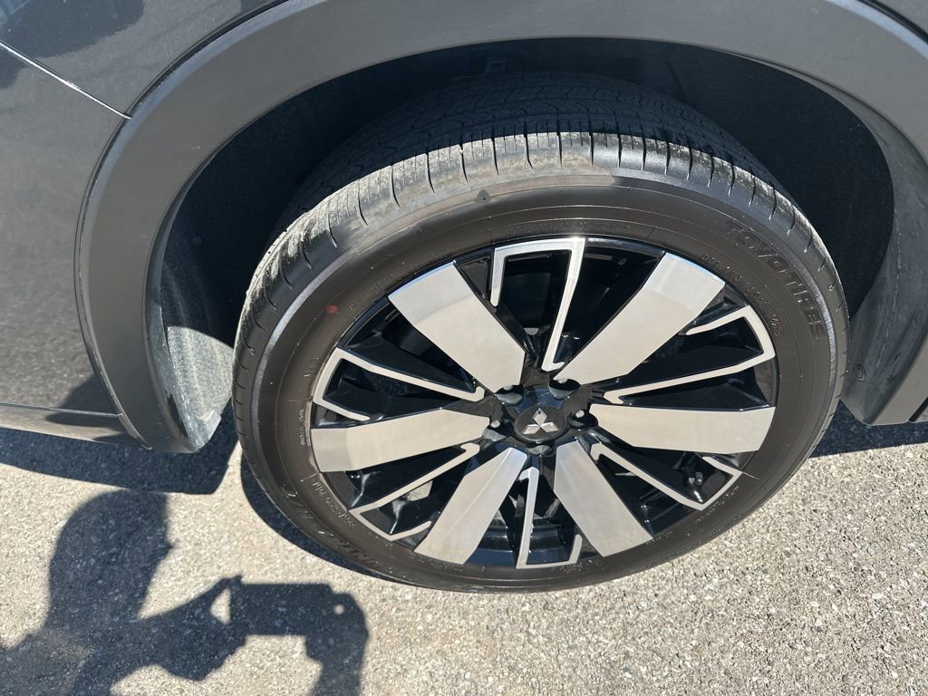 Used 2025 Mitsubishi Outlander SEL image 10