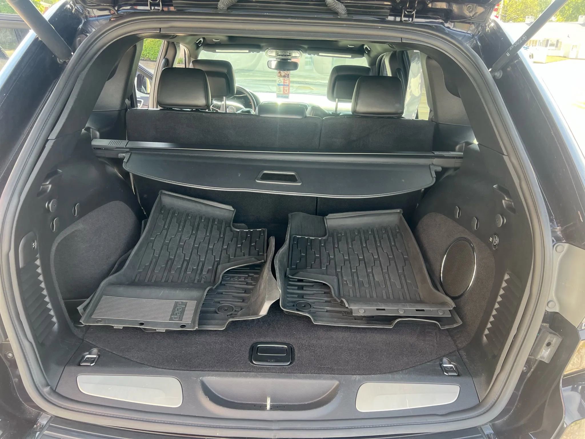 Used 2019 Jeep Grand Cherokee Limited w/ Luxury Group II image 17