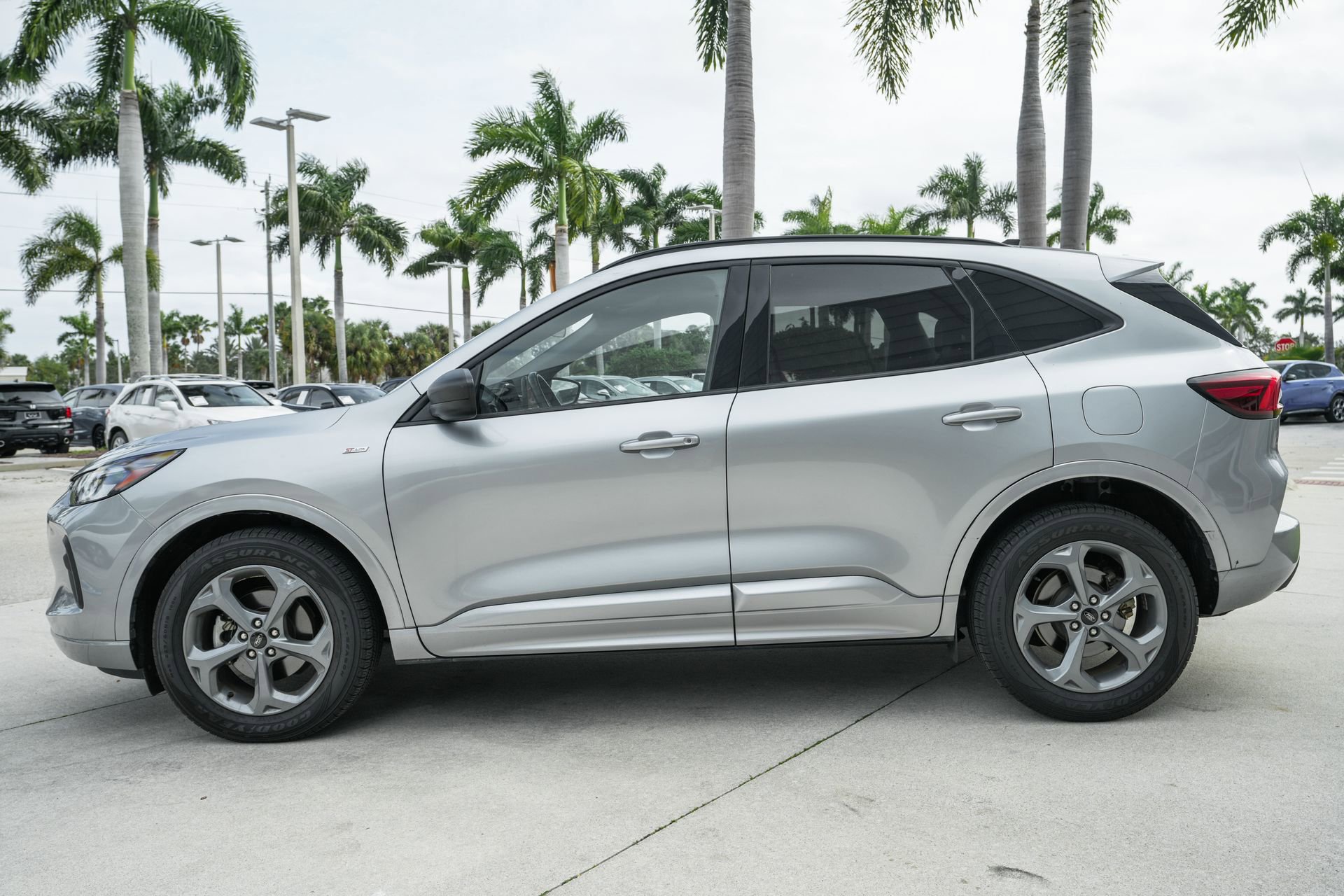 Used 2023 Ford Escape ST-Line image 6