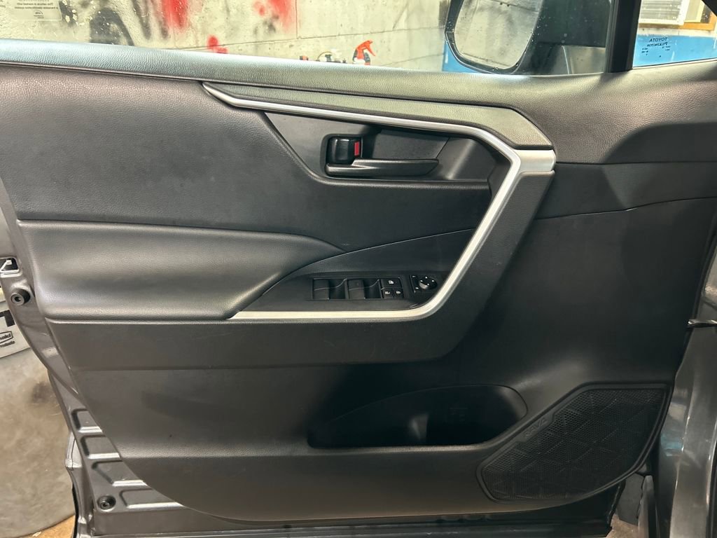 Used 2023 Toyota RAV4 LE image 9