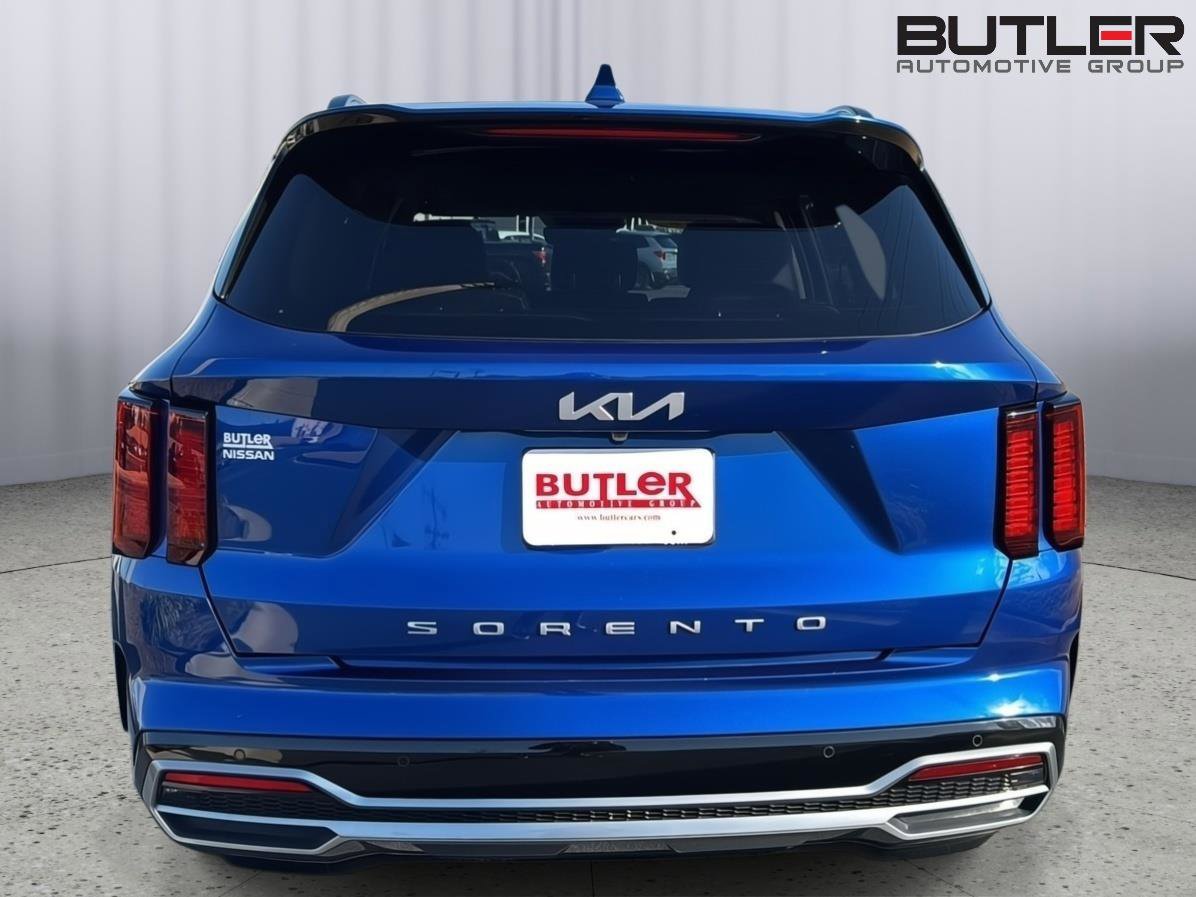 Used 2022 Kia Sorento S image 4