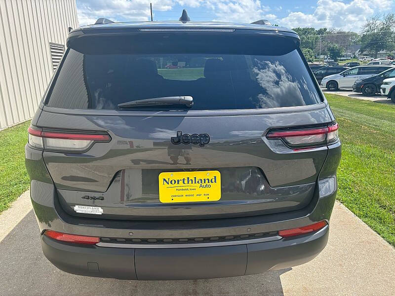 New 2026 Jeep Grand Cherokee L Limited w/ Limited Altitude Package AWD/4WD image 4