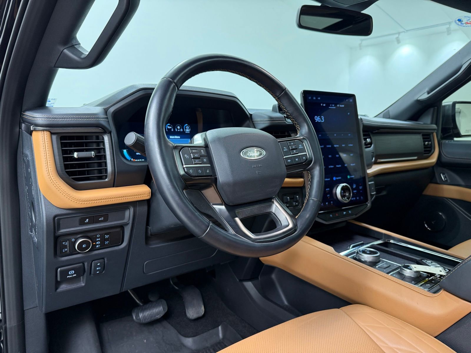 Used 2023 Ford Expedition Max Platinum image 17