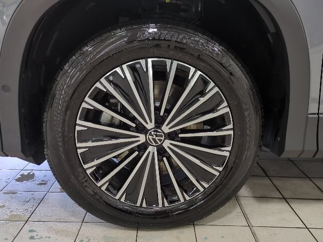 Used 2025 Volkswagen Tiguan S AWD/4WD image 24