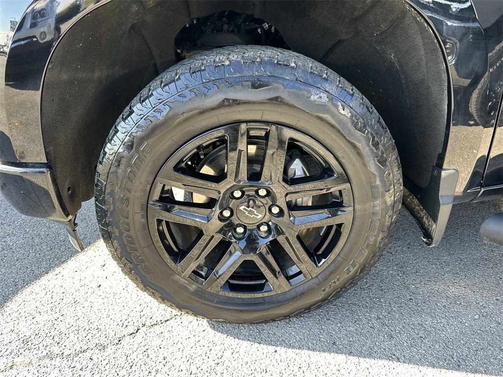 Used 2024 Chevrolet Silverado 1500 Custom w/ Turbomax Blackout Package image 2