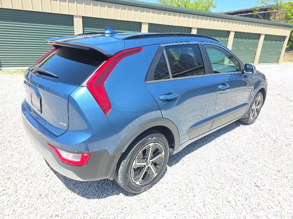 Used 2025 Kia Niro EX FWD image 6