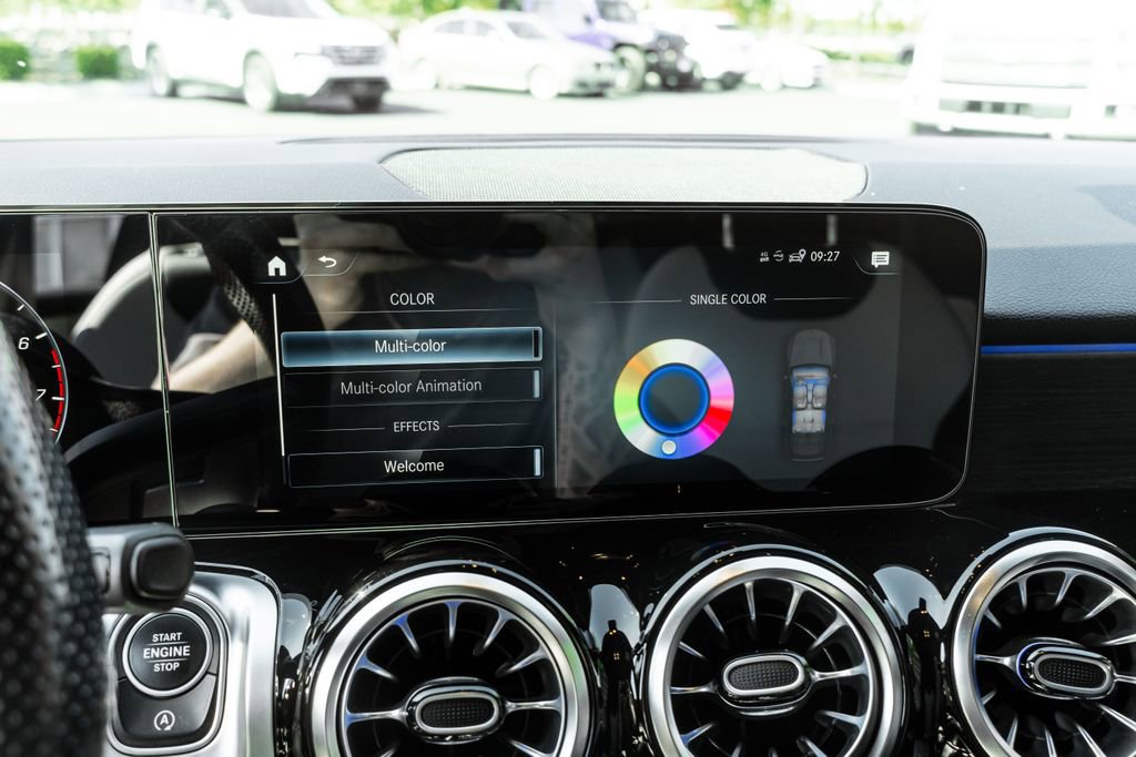 Used 2022 Mercedes-Benz GLB 35 AMG 4MATIC image 9