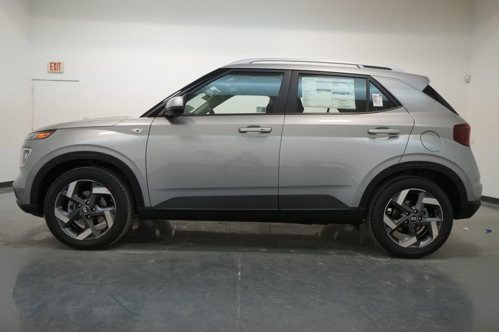 New 2025 Hyundai Venue SEL image 15