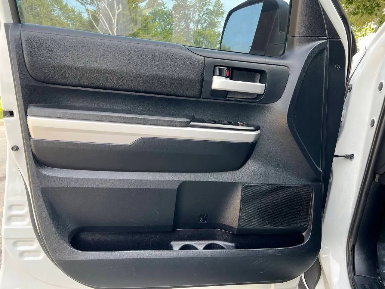 Used 2015 Toyota Tundra SR5 w/ SR5 Upgrade Package image 11