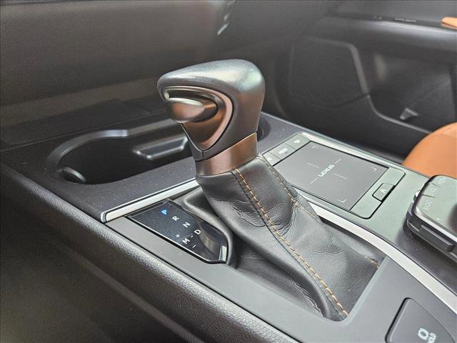 Used 2022 Lexus UX 200 image 12