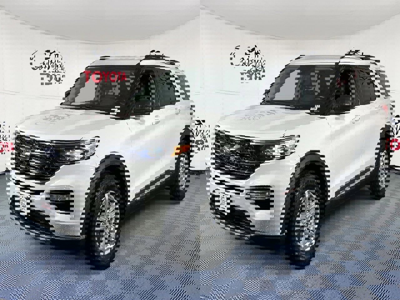 Used 2022 Ford Explorer XLT w/ Equipment Group 202A image 4