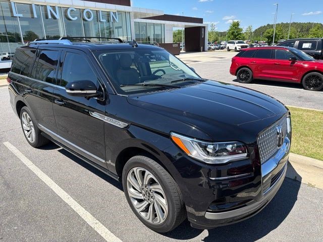 Used 2023 Lincoln Navigator Reserve AWD/4WD image 8