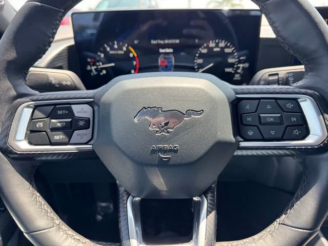Used 2025 Ford Mustang Convertible RWD image 22