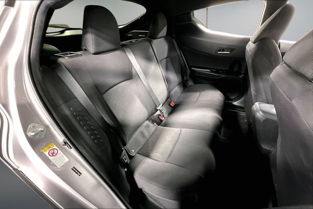 Used 2018 Toyota C-HR XLE FWD image 22