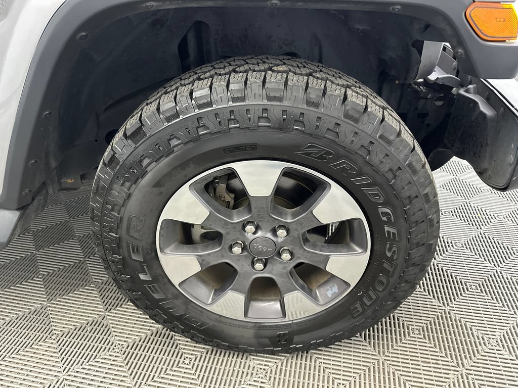 Used 2018 Jeep Wrangler Unlimited Sahara AWD/4WD image 12