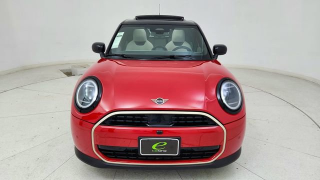 Used 2025 MINI Cooper 4-Door Hardtop image 2