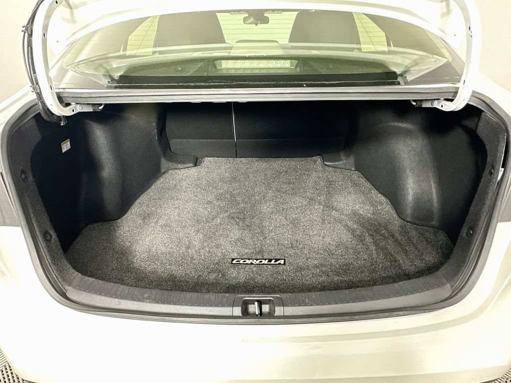 Used 2021 Toyota Corolla LE w/ Carpet Mat Package (TMS) FWD image 25
