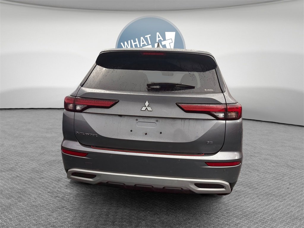 Used 2022 Mitsubishi Outlander SE image 5