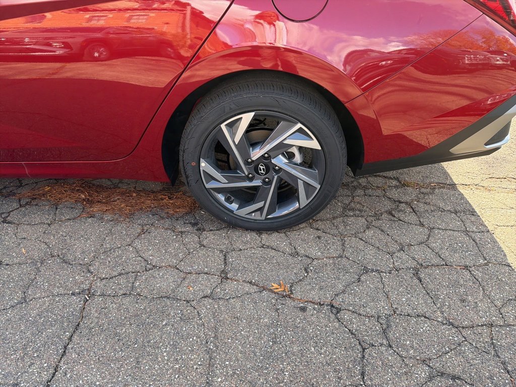 New 2025 Hyundai Elantra Sport image 11