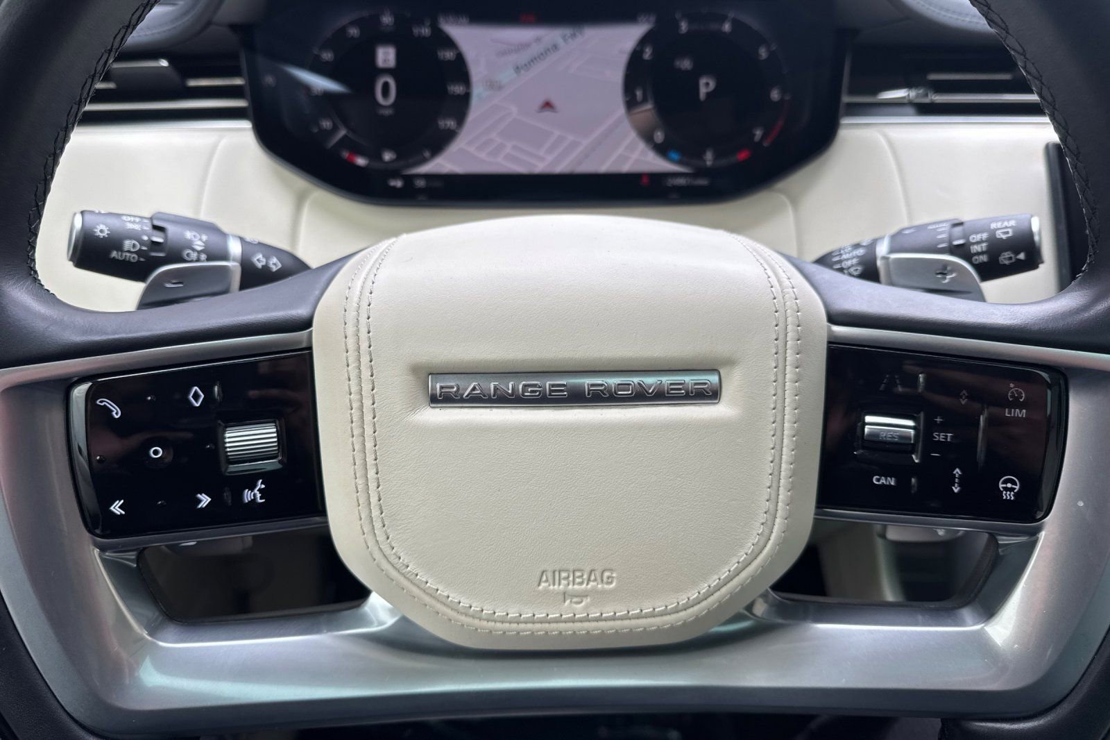 Used 2023 Land Rover Range Rover SE image 27