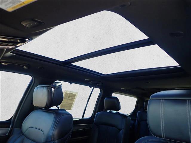 Used 2023 Jeep Grand Wagoneer 4WD image 14