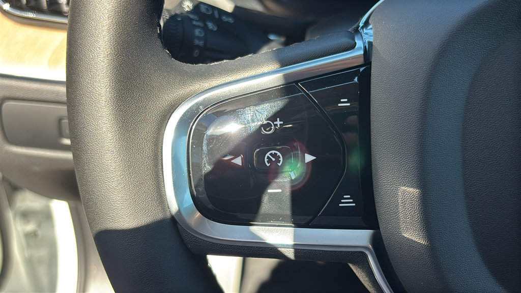 New 2027 Volvo XC60 B5 Ultra AWD/4WD image 17